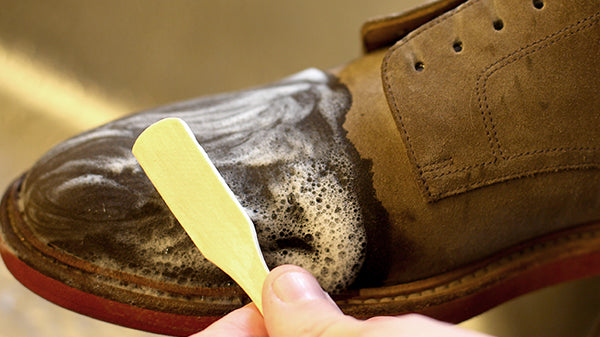 Skötsel och tvätt av mockaskor
